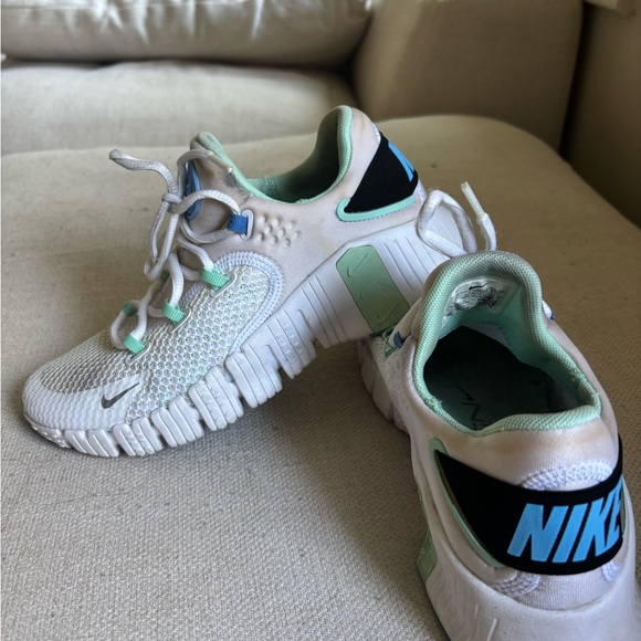 Nike Free Metcon Shoes - Picture 2 of 6